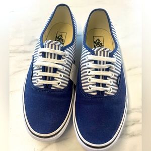 Vans lace up classic